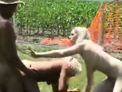 Offensive chat leads bestie blondes to hard catfight