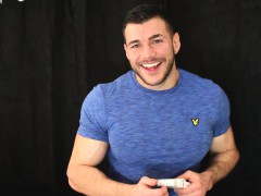 Cocky Muscle Guy Plays Strip Poker While Wanking