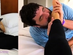 Amateur Savannah gives a footjob while masturbating at